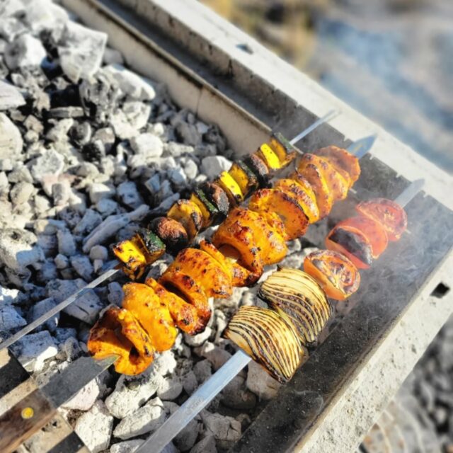 Come on out to @sloranchfarms for some fresh fire kissed kabob! The grill is HOT and I know you're drooling 🔥🤤

#deliciousfood #persianfood #persiankabob #supportlocal #eatlocal #enjoyslo #slocal #sloranchfarms #visitslo